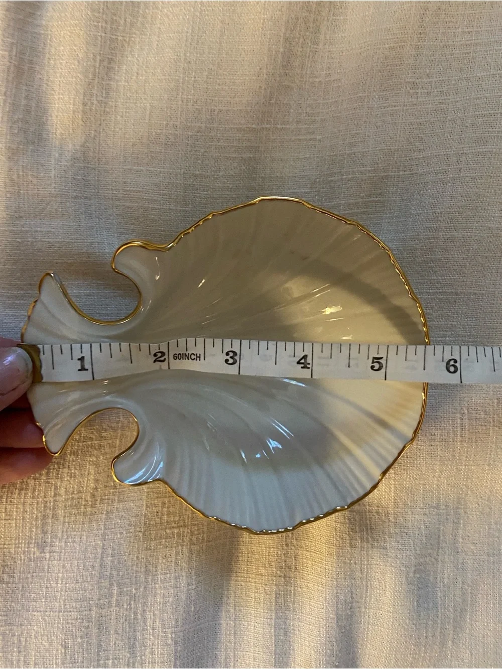 LENOX White Shell Dish with Gold Trim